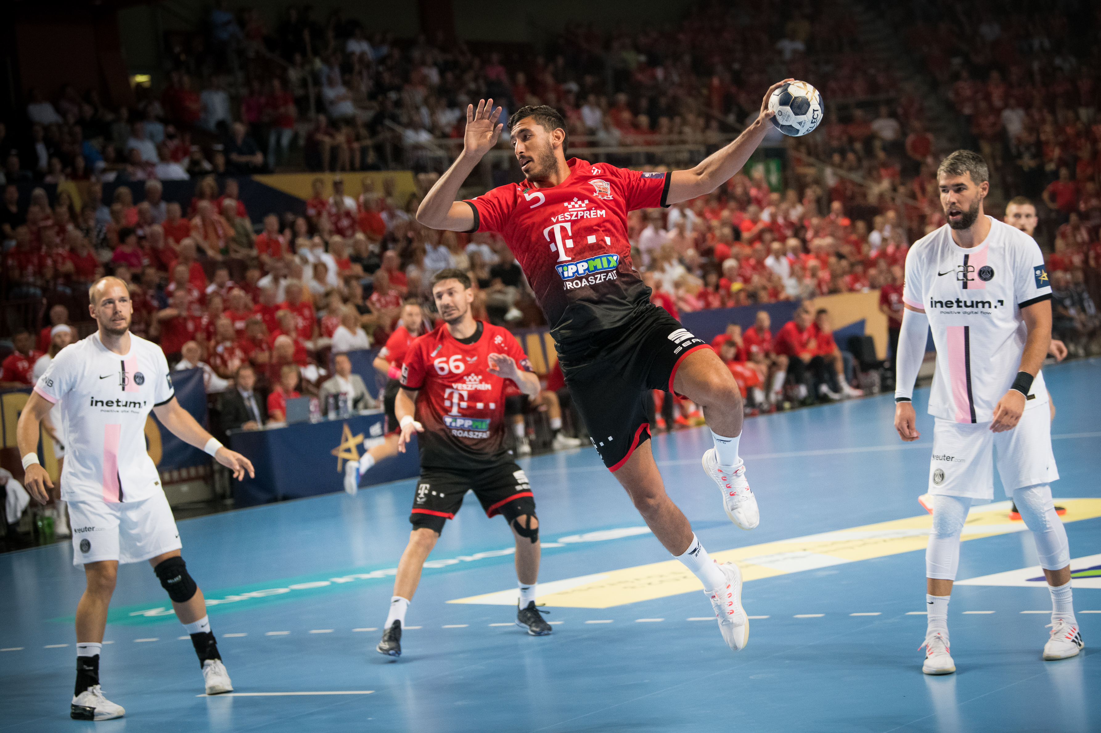 20210916 Veszprem PSG Omar Yahia