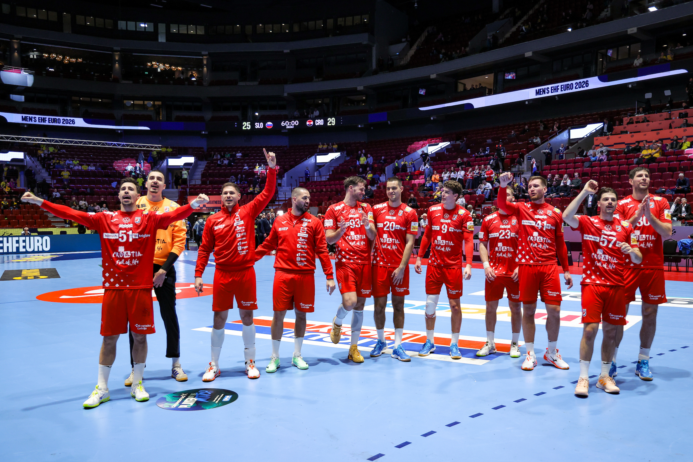 Summary: Draws and Croatian win throw semi-final race open