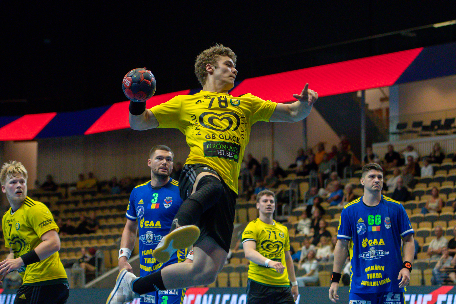 Big clubs knocking on group phase door