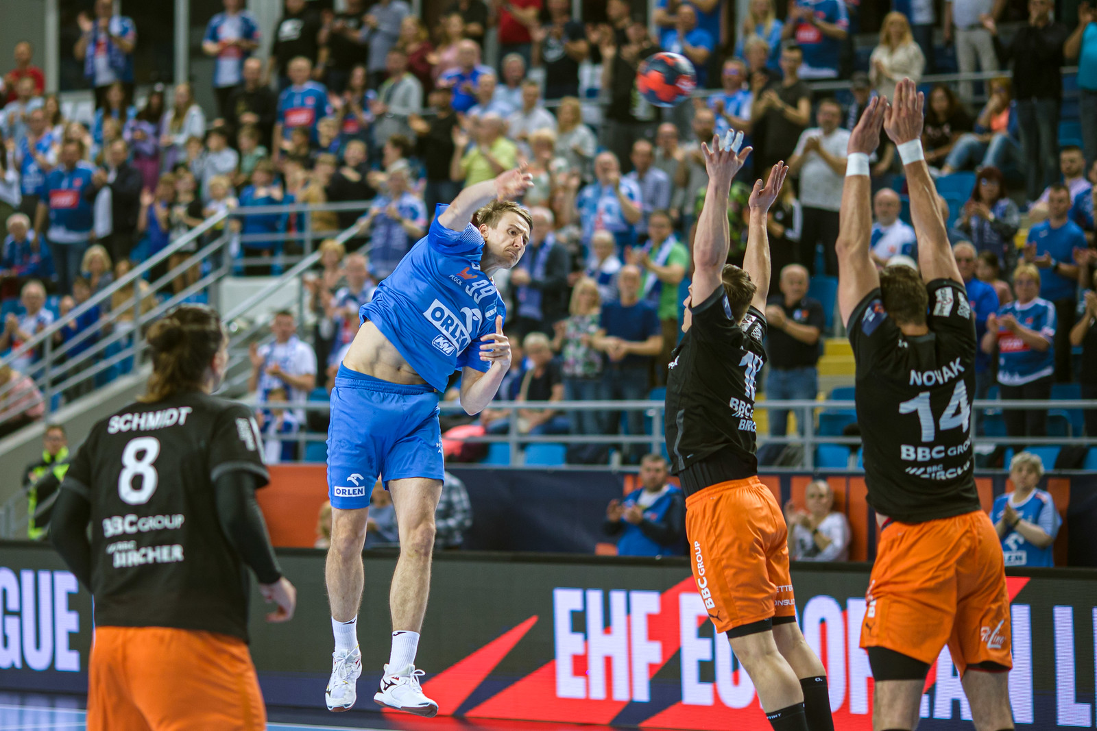 Plock cruise to their second EHF Finals