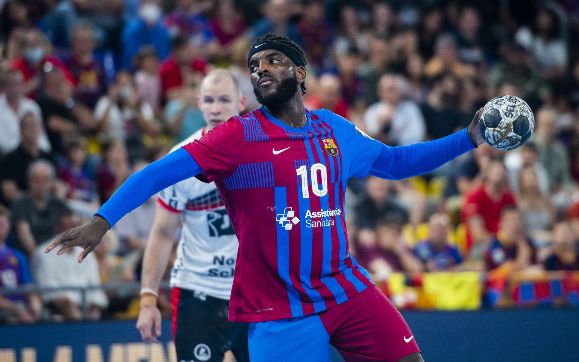 Trophies for Barça, Veszprém and Kielce; Kiel hit by injuries