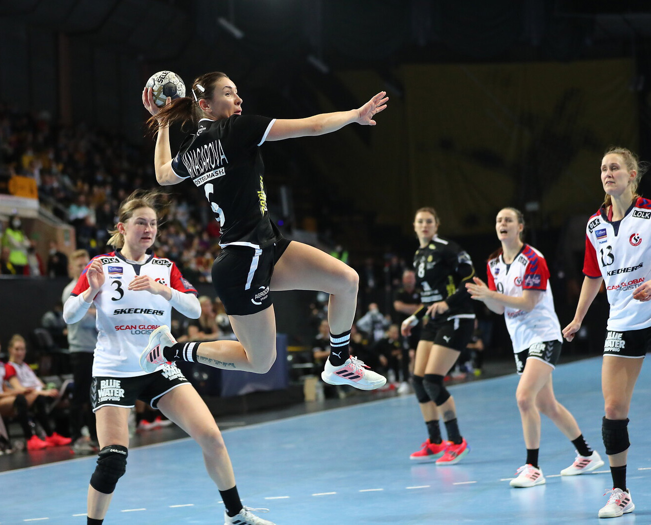 Secondhalf comeback powers Esbjerg past Rostov