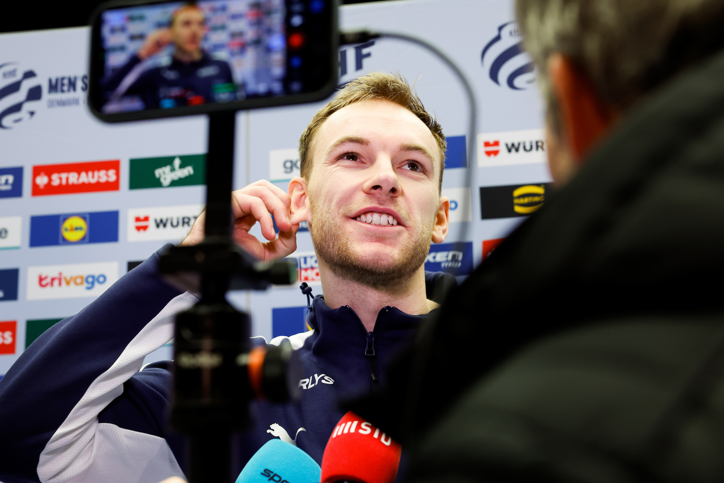 Live blog: Build-up for Sunday's finale begins