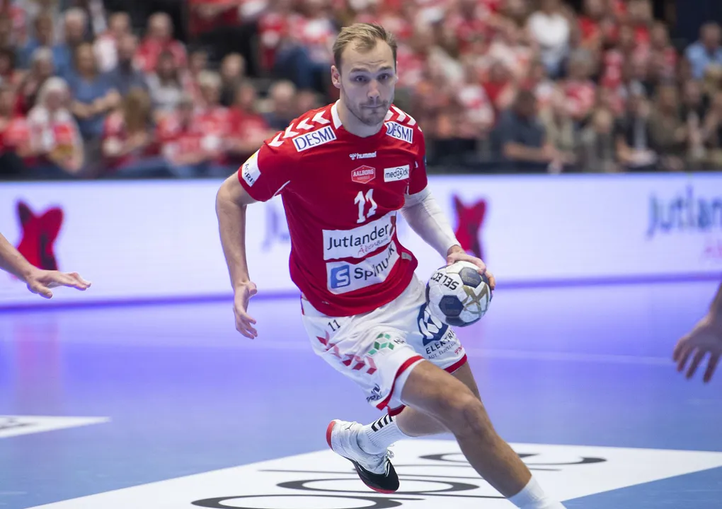Sandell and Gade shine as Aalborg cruise past Montpellier