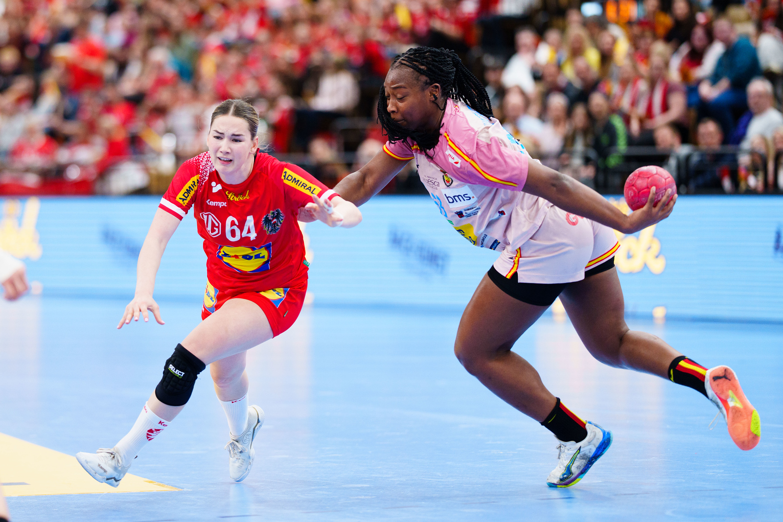 LIVE BLOG: Spain recover in second half vs Austria; Germany lead Slovenia