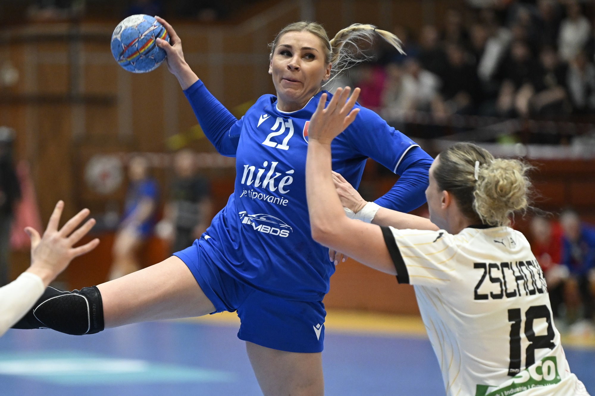 What teams need to qualify for the Women's EHF EURO 2024