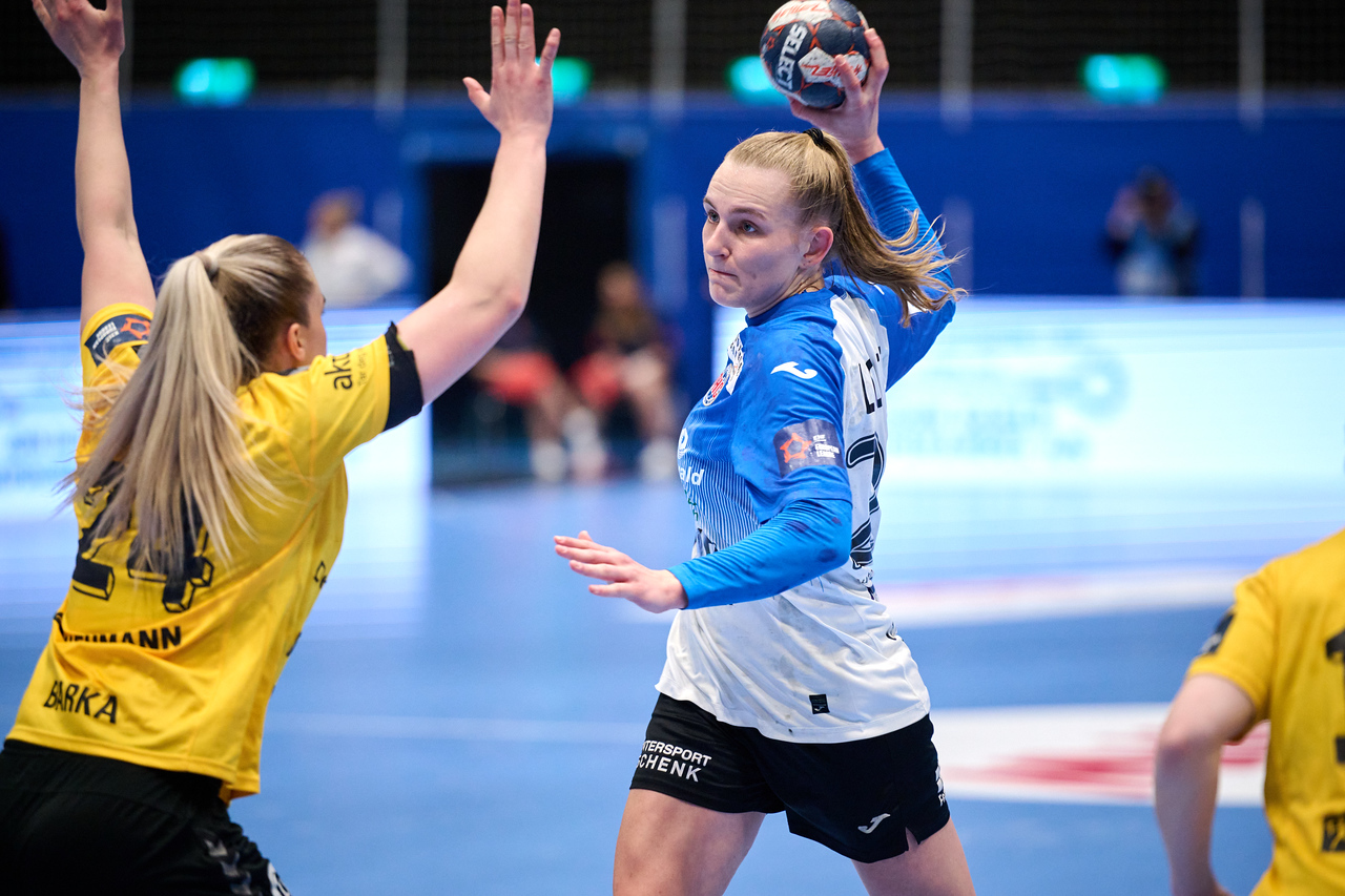 Sola and Thüringer locked together after first leg