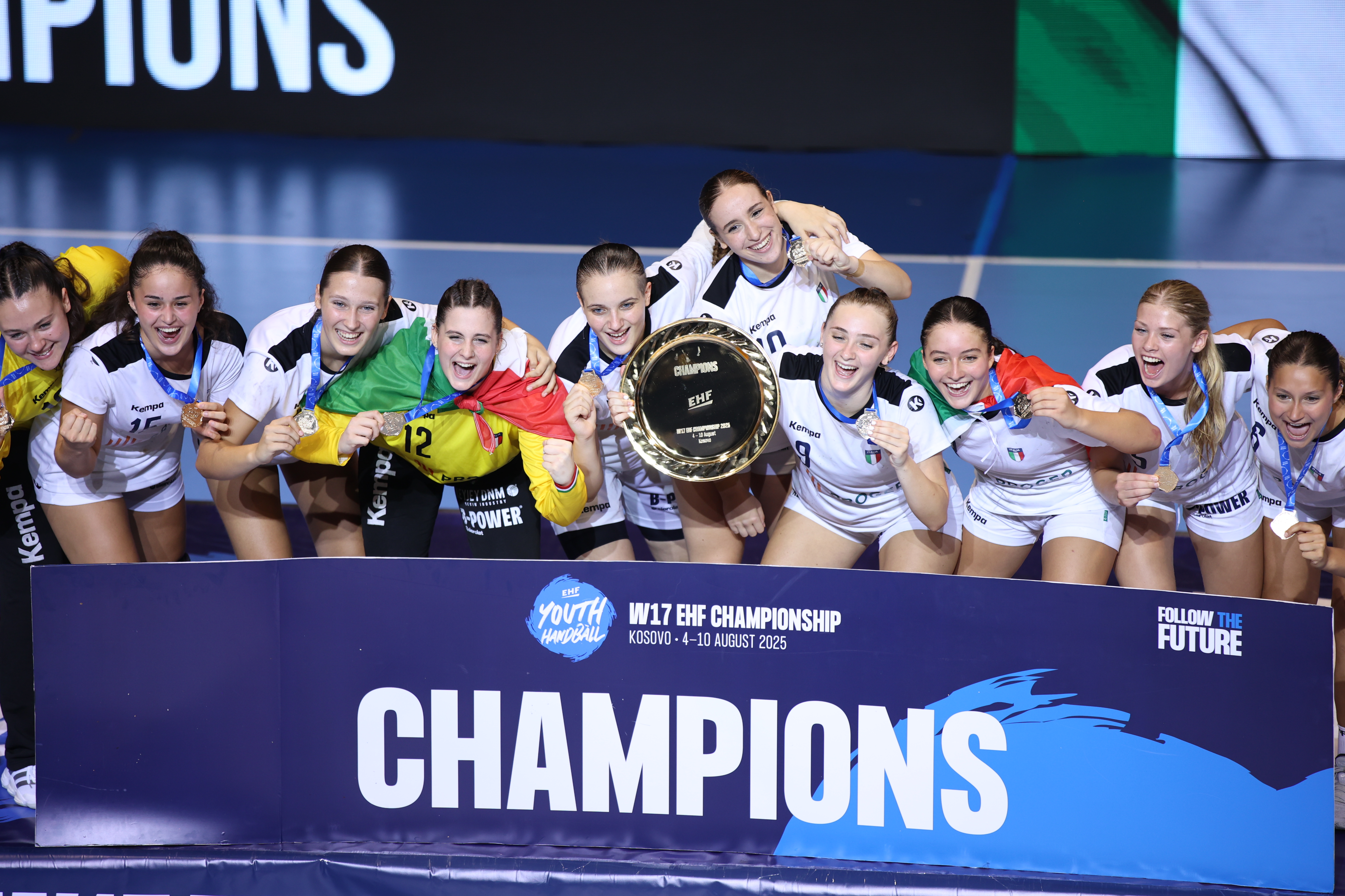 Italy remain perfect to raise W17 EHF Championship 2025 trophy