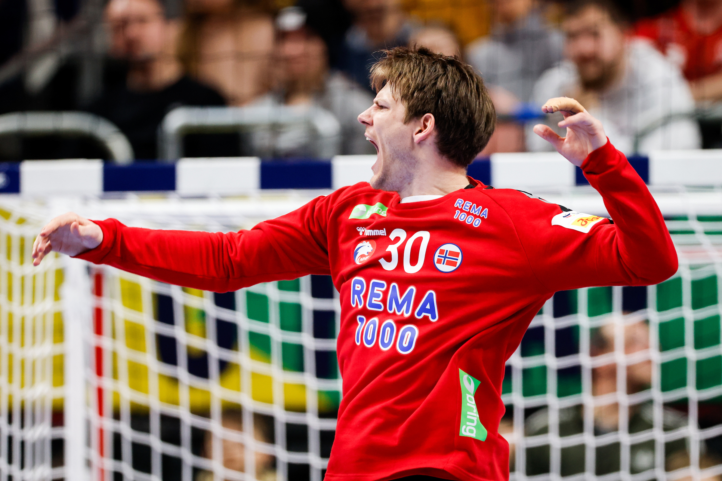 What teams in groups D, E and F need to go to the main round