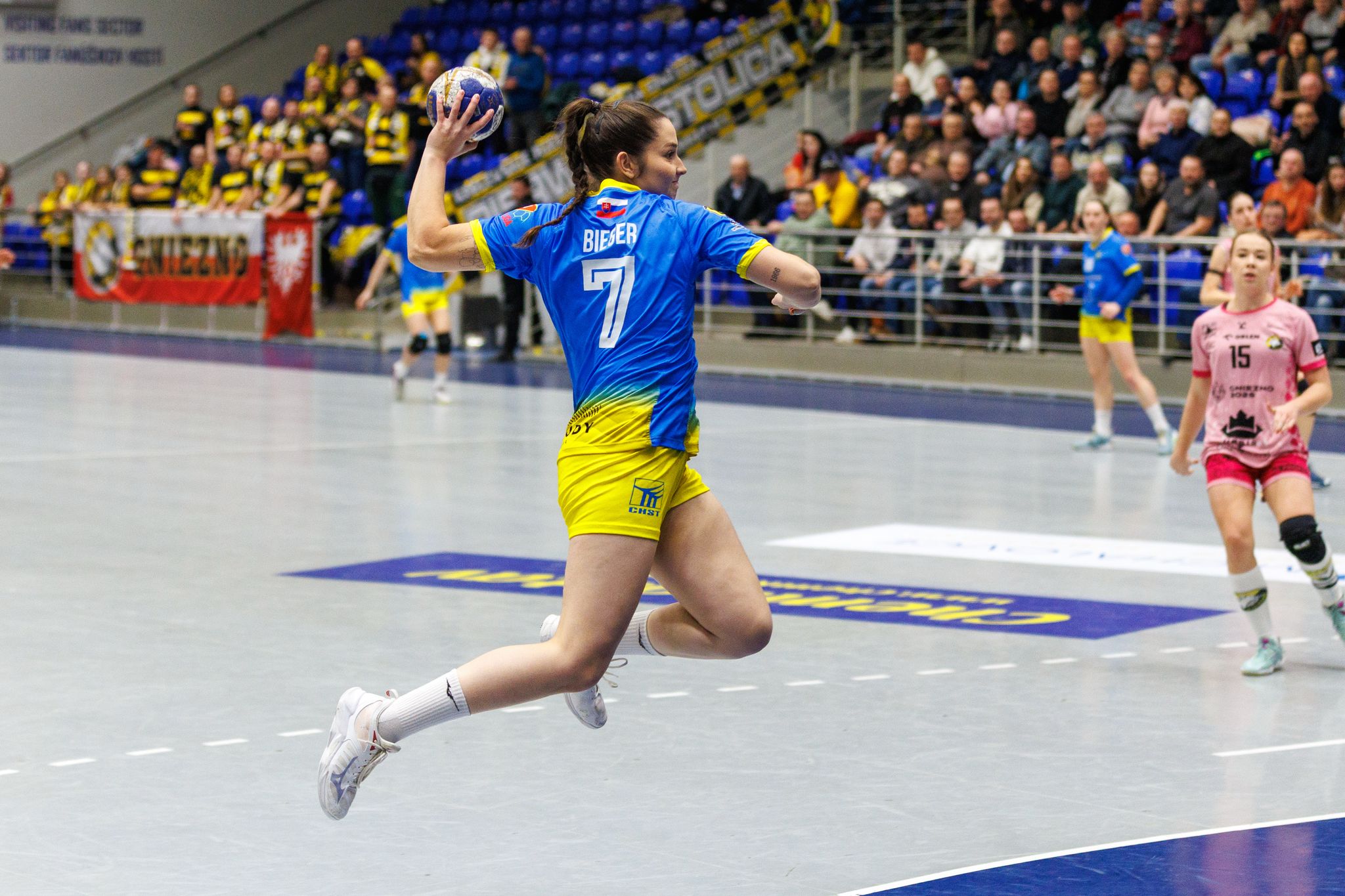 Thrilling duels on road to EHF European Cup Women final