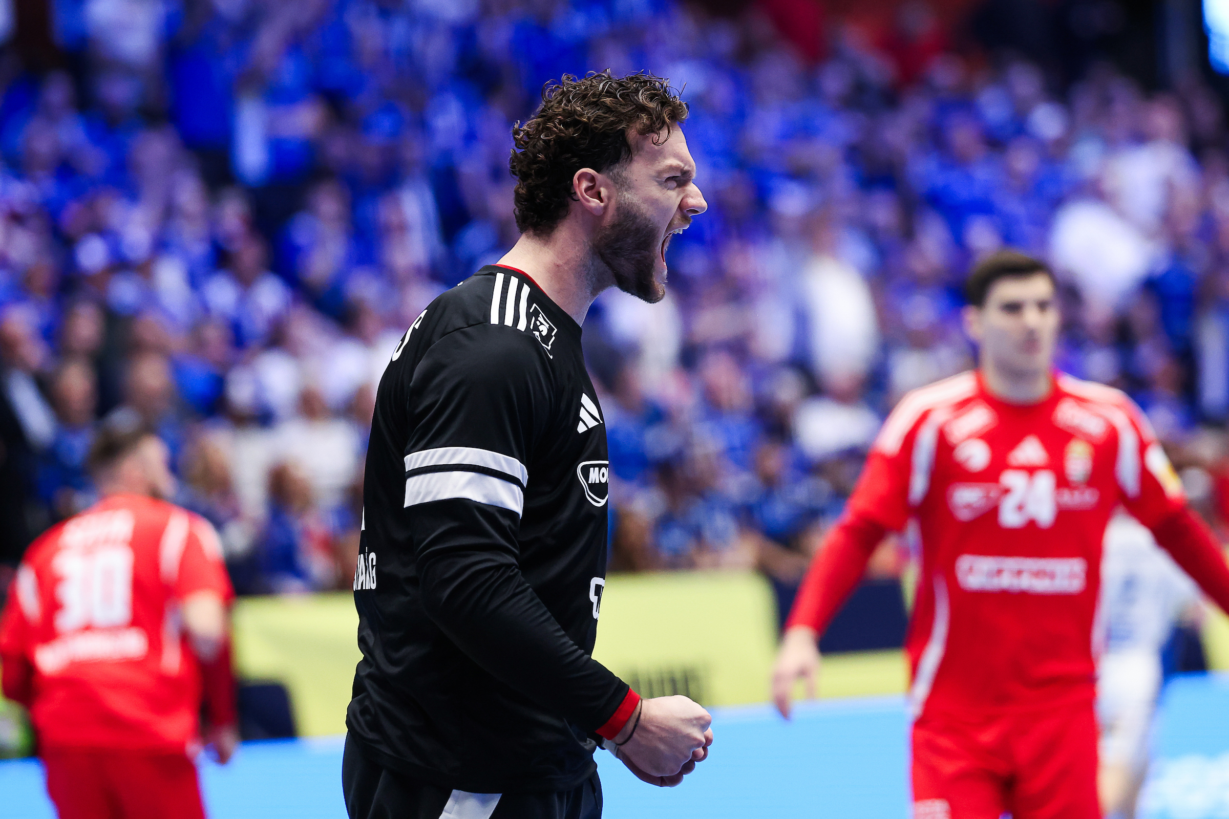 Handball: Hallgrímsson lifts Iceland past Hungary in group final