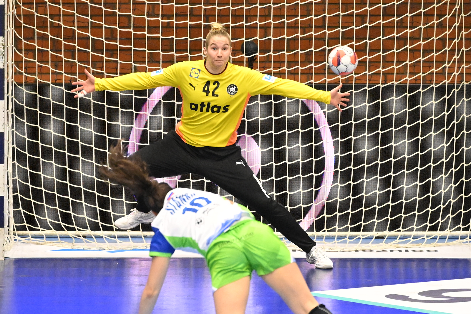 LIVE BLOG: Austria lead Spain; Germany challenged by Slovenia